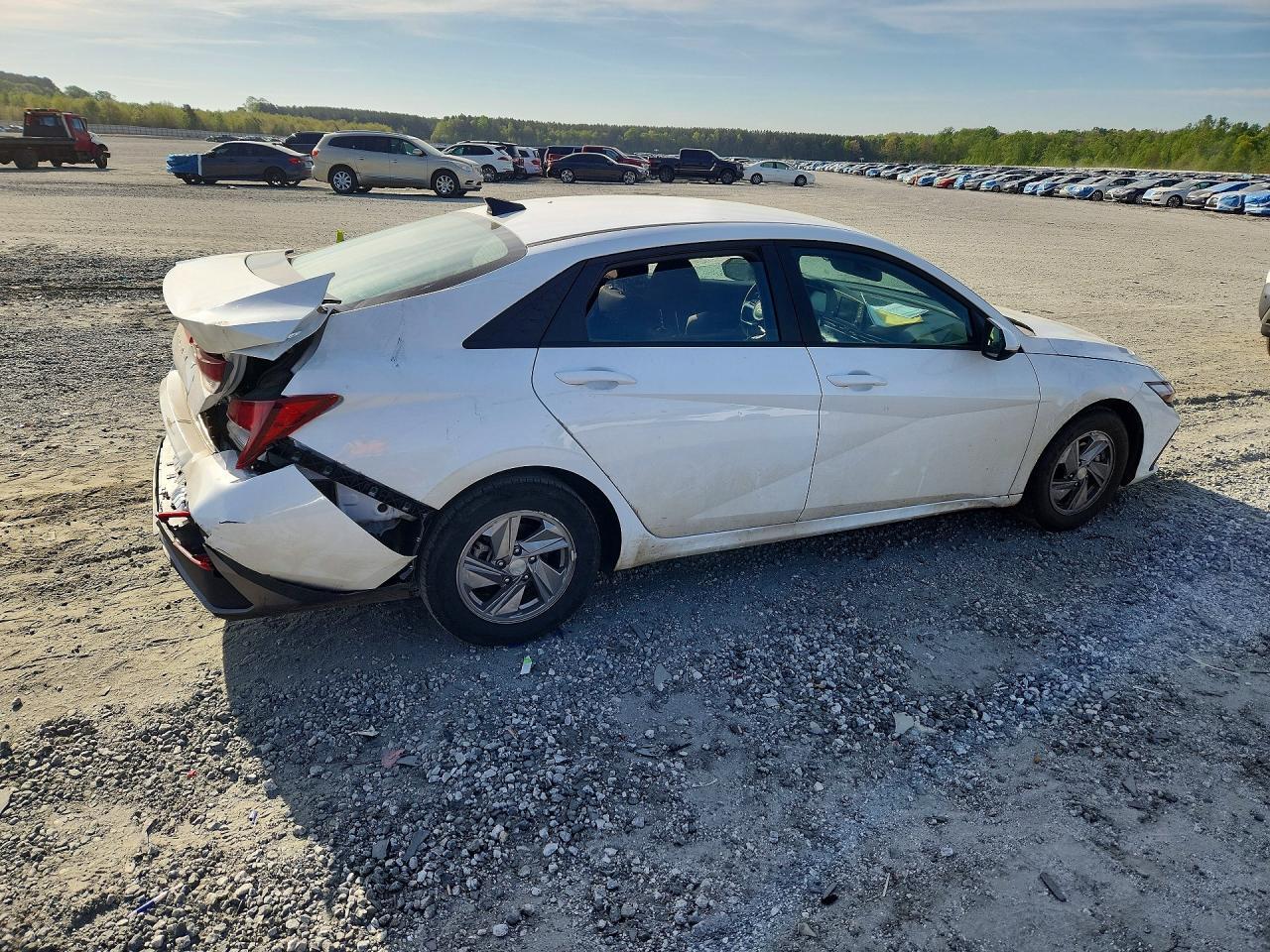 2026 Hyundai Elantra Se - Фото 3