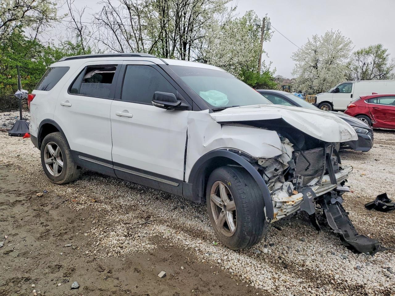 2017 Ford Explorer Xlt - Фото 4