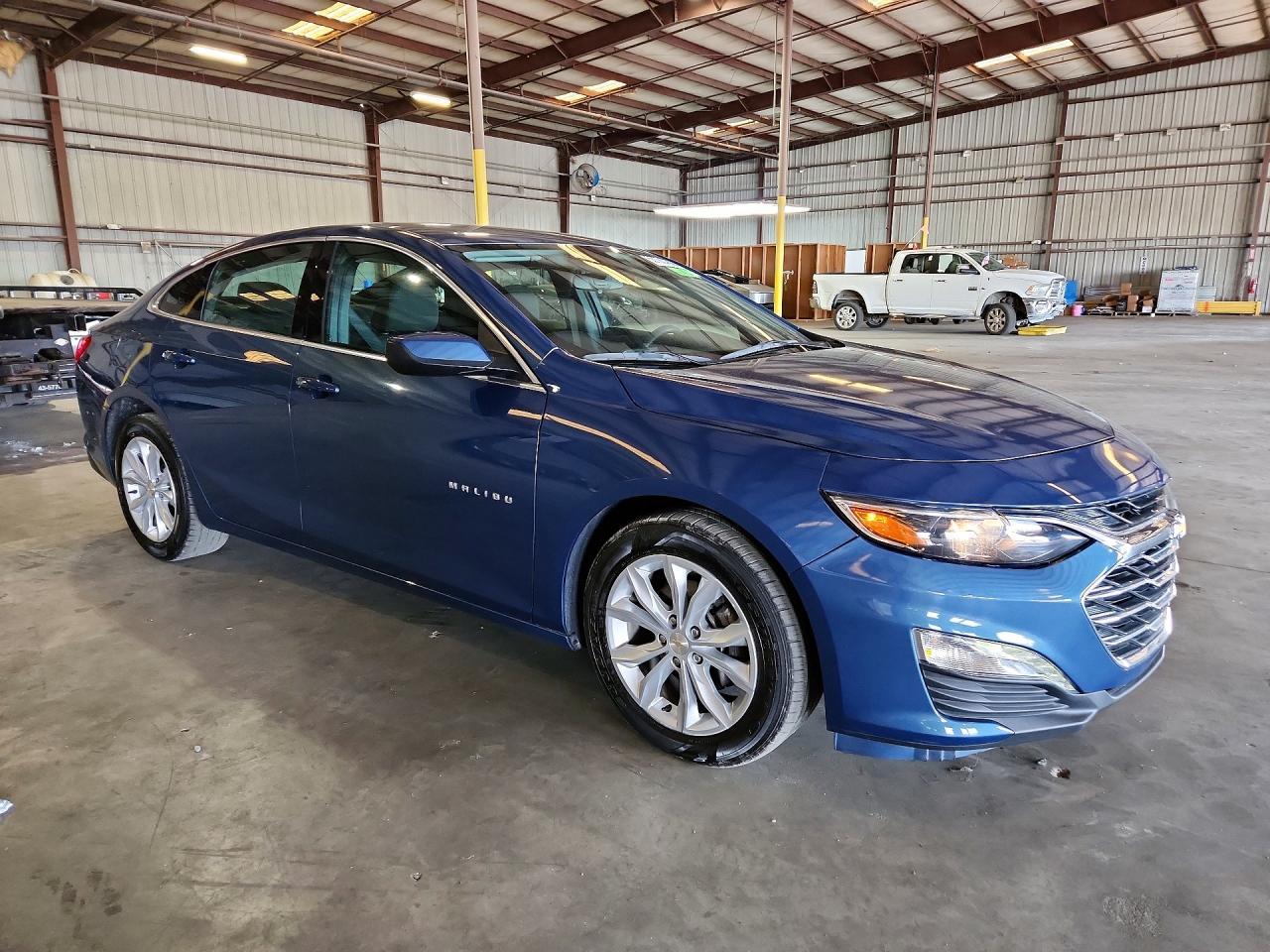 2025 Chevrolet Malibu Lt - Image 4