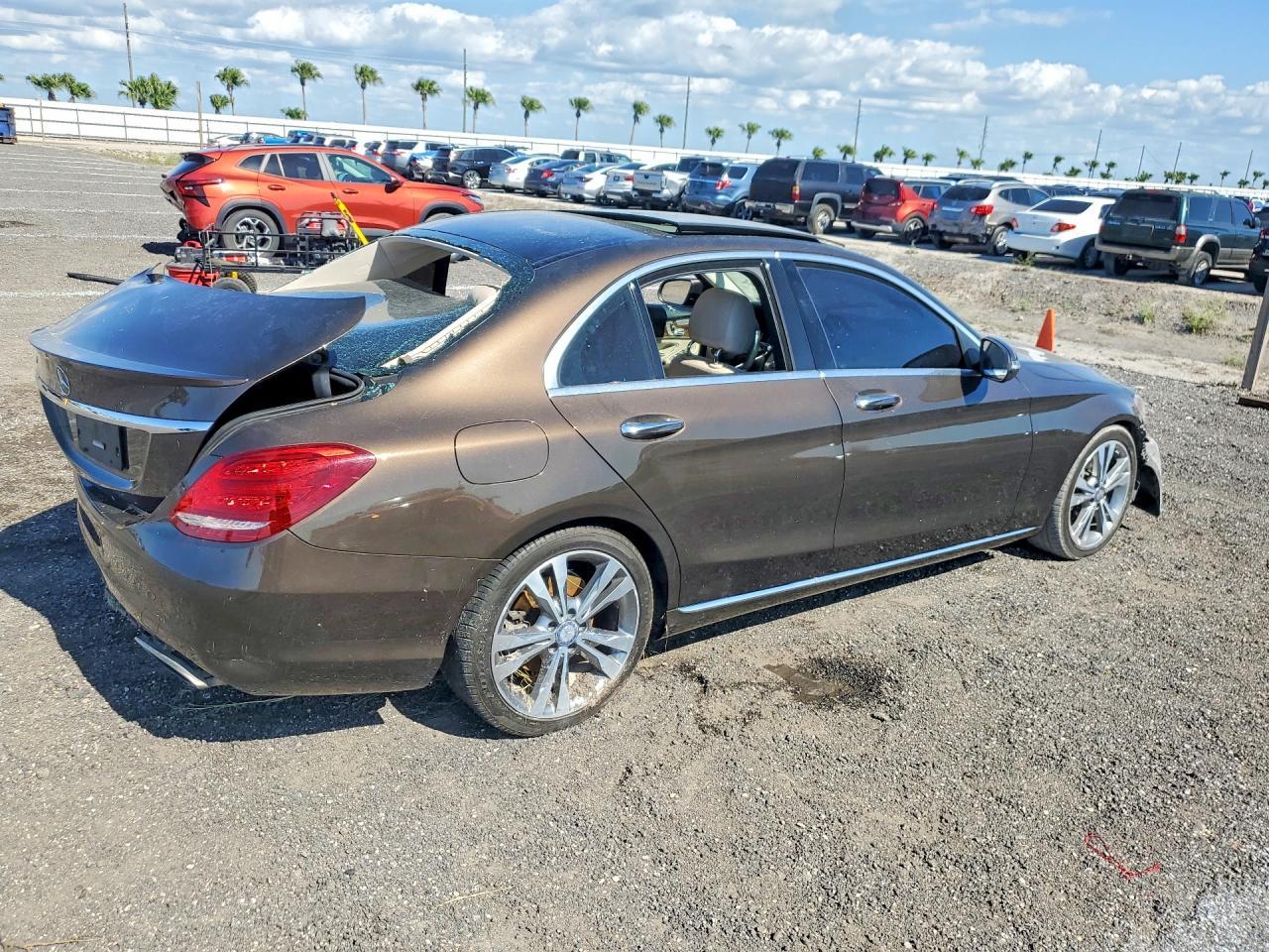 2016 Mercedes-Benz C 300 - Фото 3