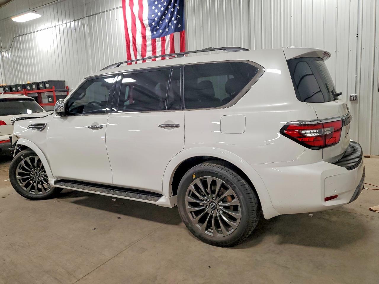 2023 Nissan Armada Platinum - Image 2