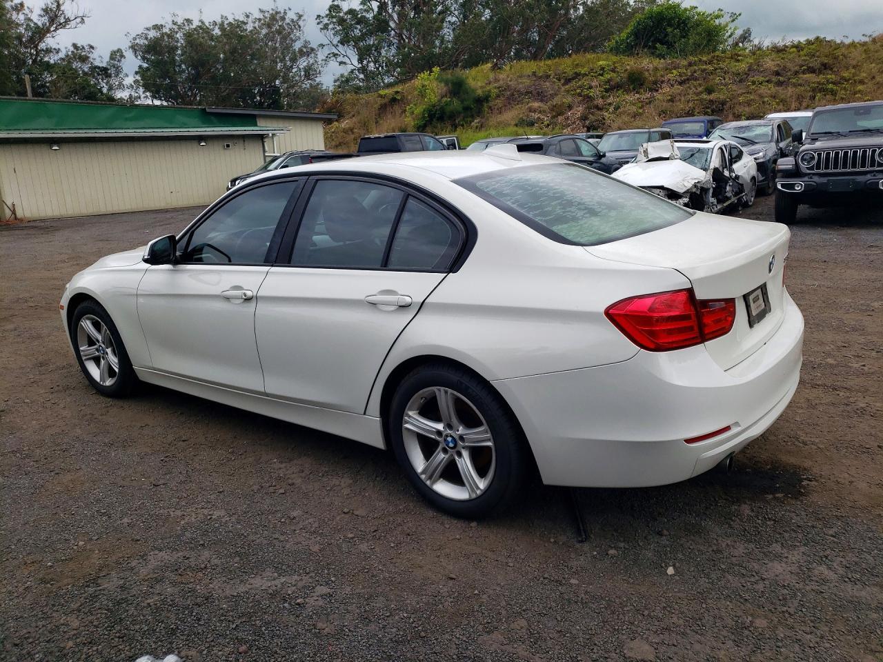 2015 BMW 320 I - Фото 2