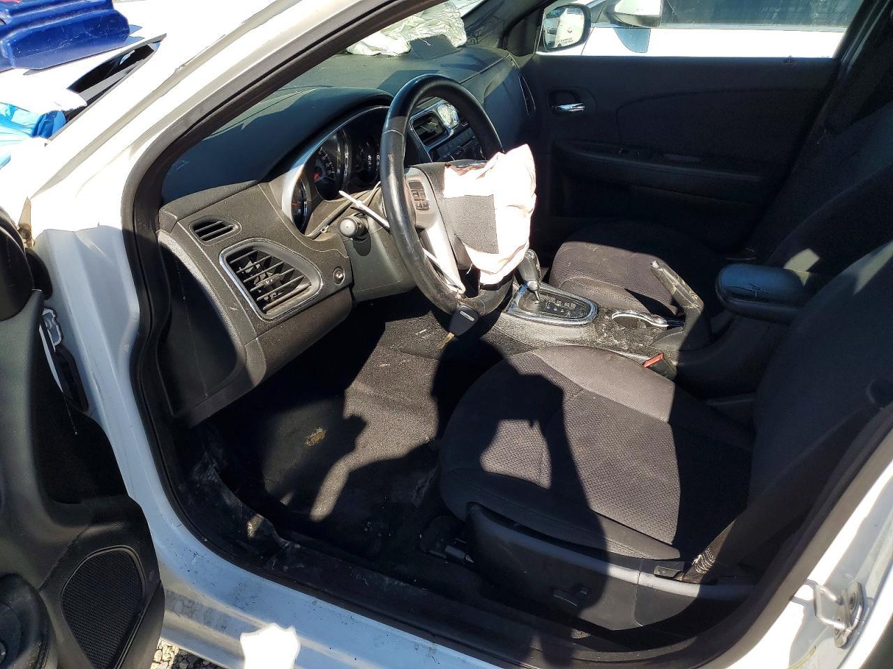 2012 Chrysler 200 Touring - Фото 7