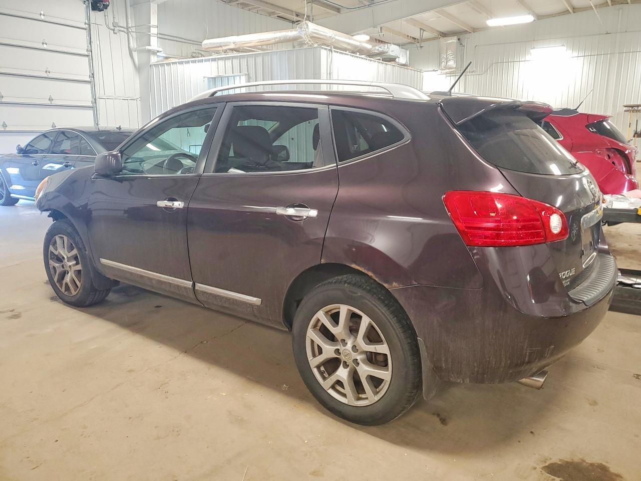 2012 Nissan Rogue S - Фото 2