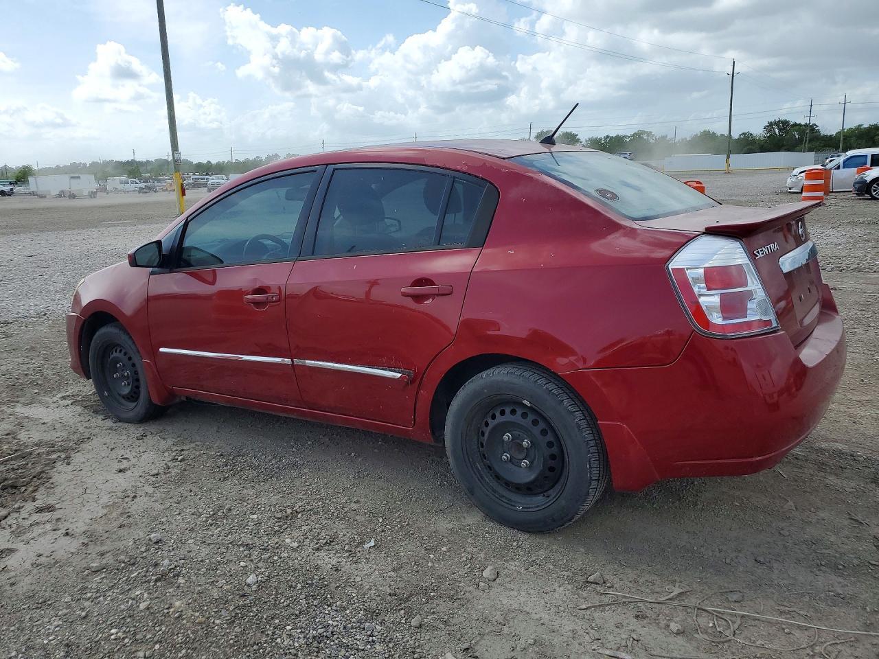2011 Nissan Sentra 2.0 - Фото 2