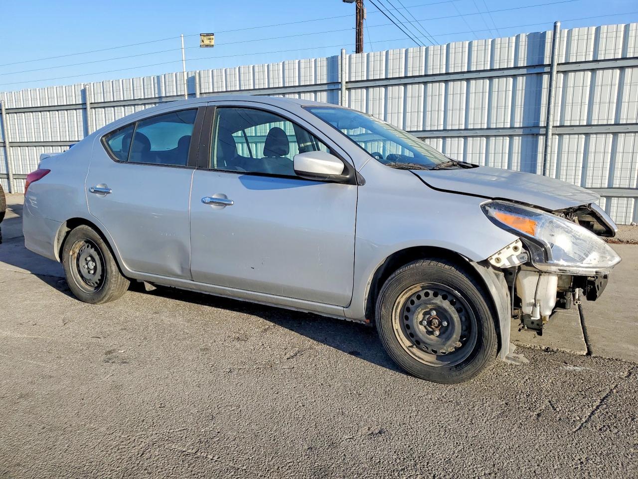 2017 Nissan Versa 1.6 Sv - Фото 4