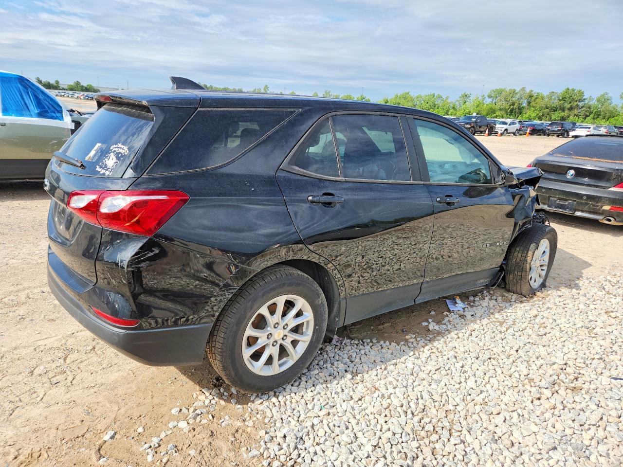 2020 Chevrolet Equinox Ls - Image 3