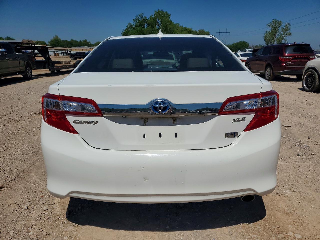 2012 Toyo Camry - Image 6