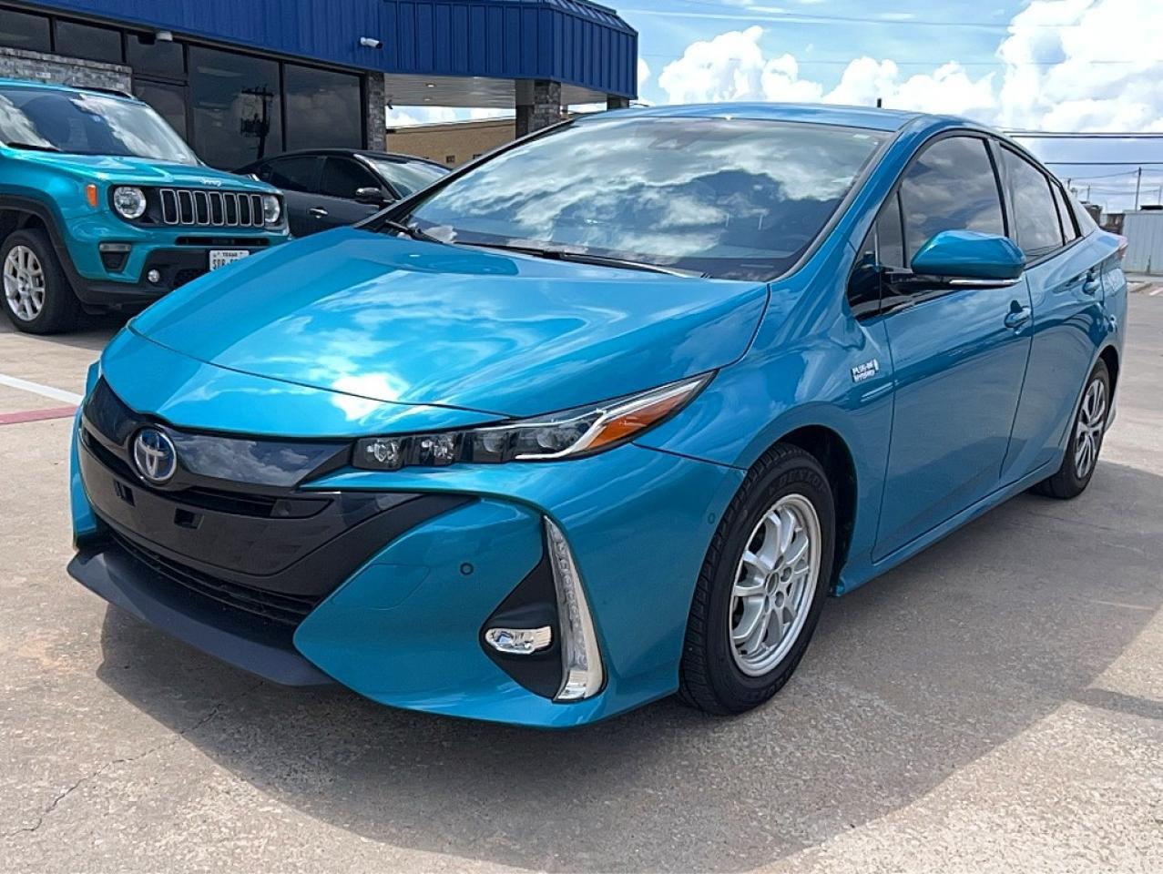 2020 Toyota Prius Prime Limited - Фото 2