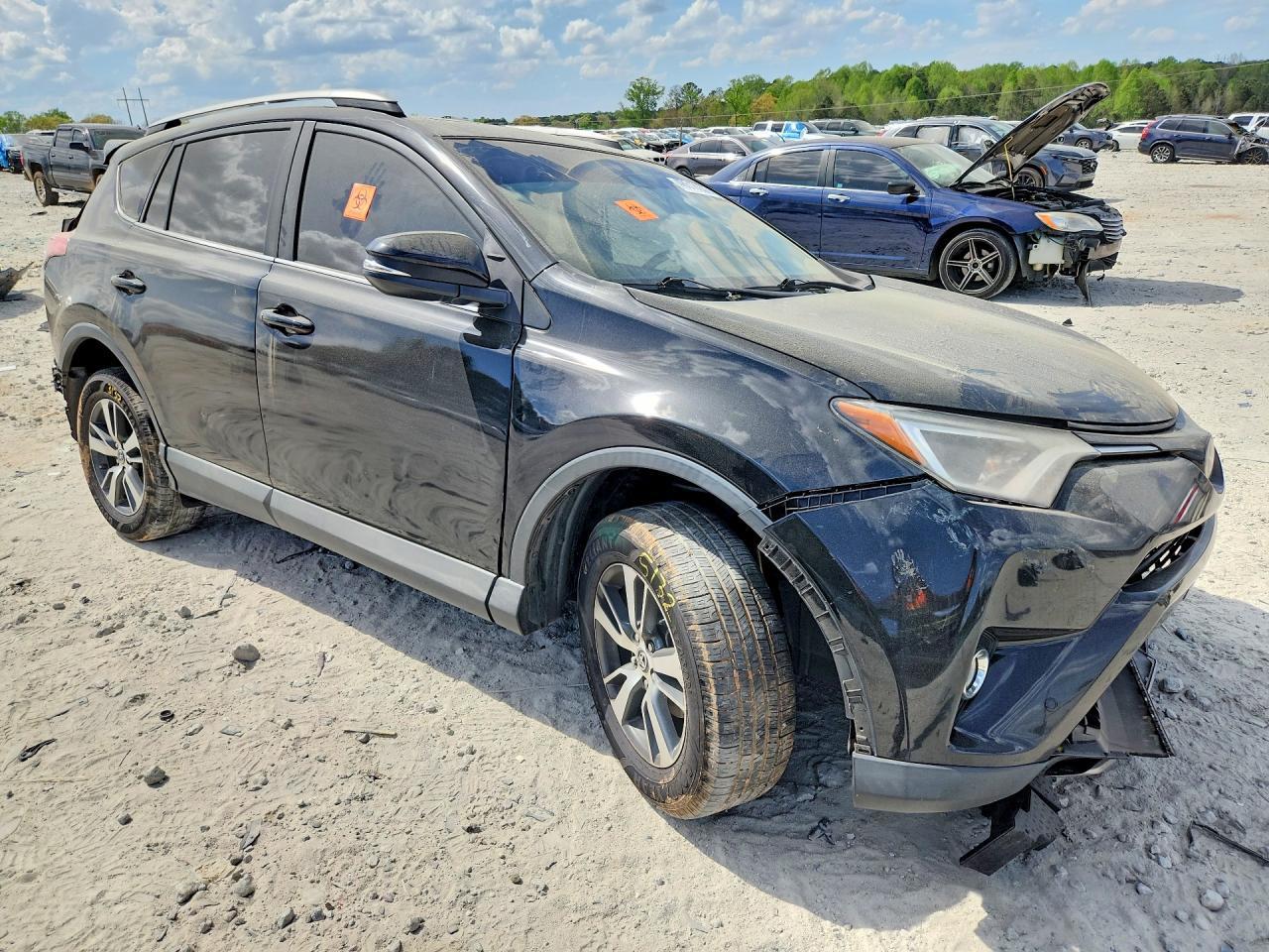 2018 Toyota Rav4 Xle - Image 4