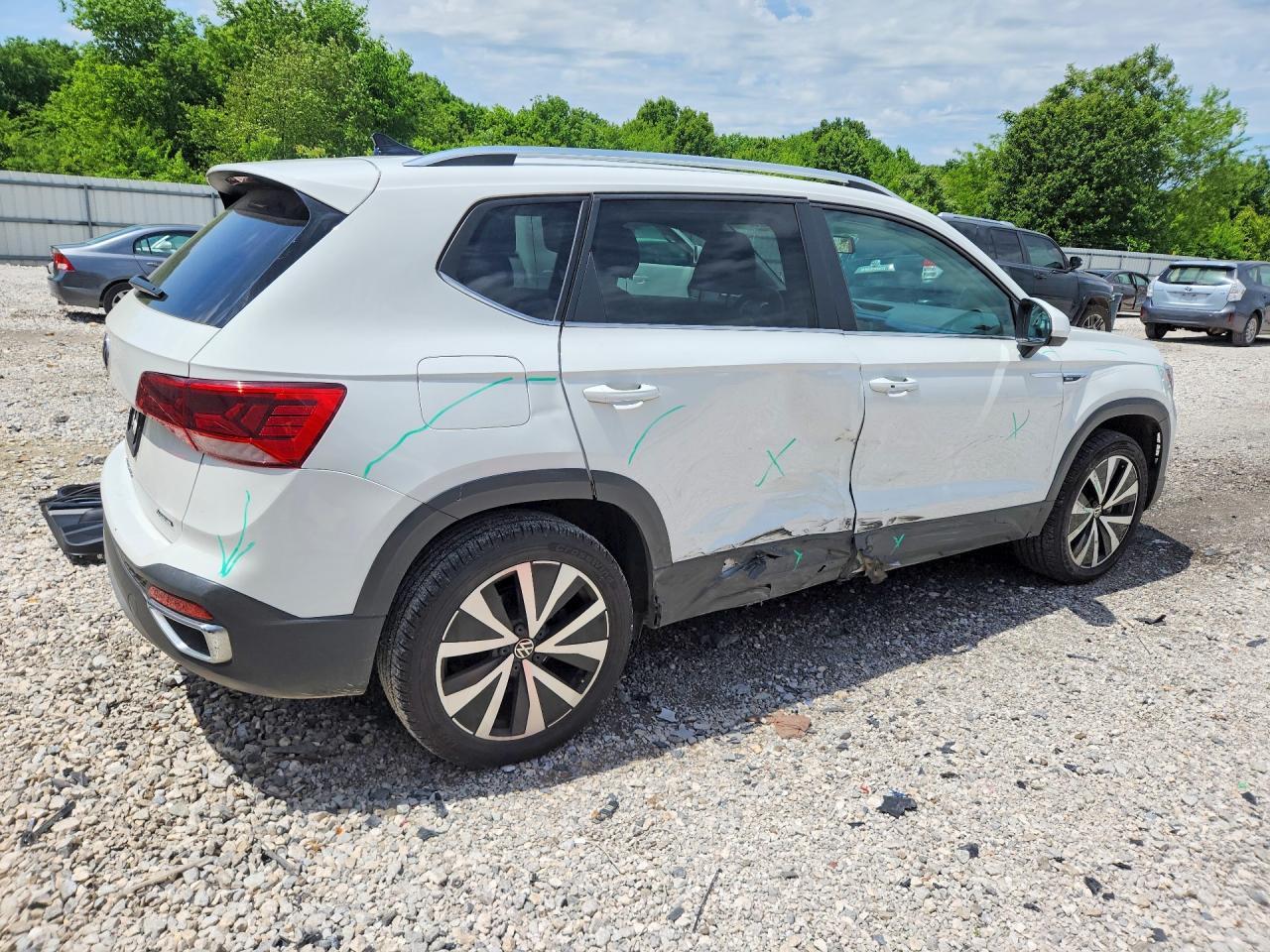 2022 Volkswagen Taos Se - Фото 3