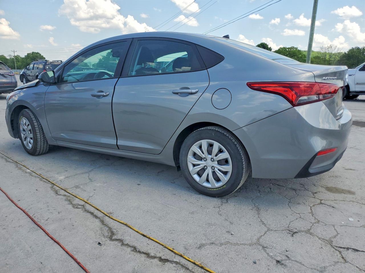 2022 Hyundai Accent Se - Image 2