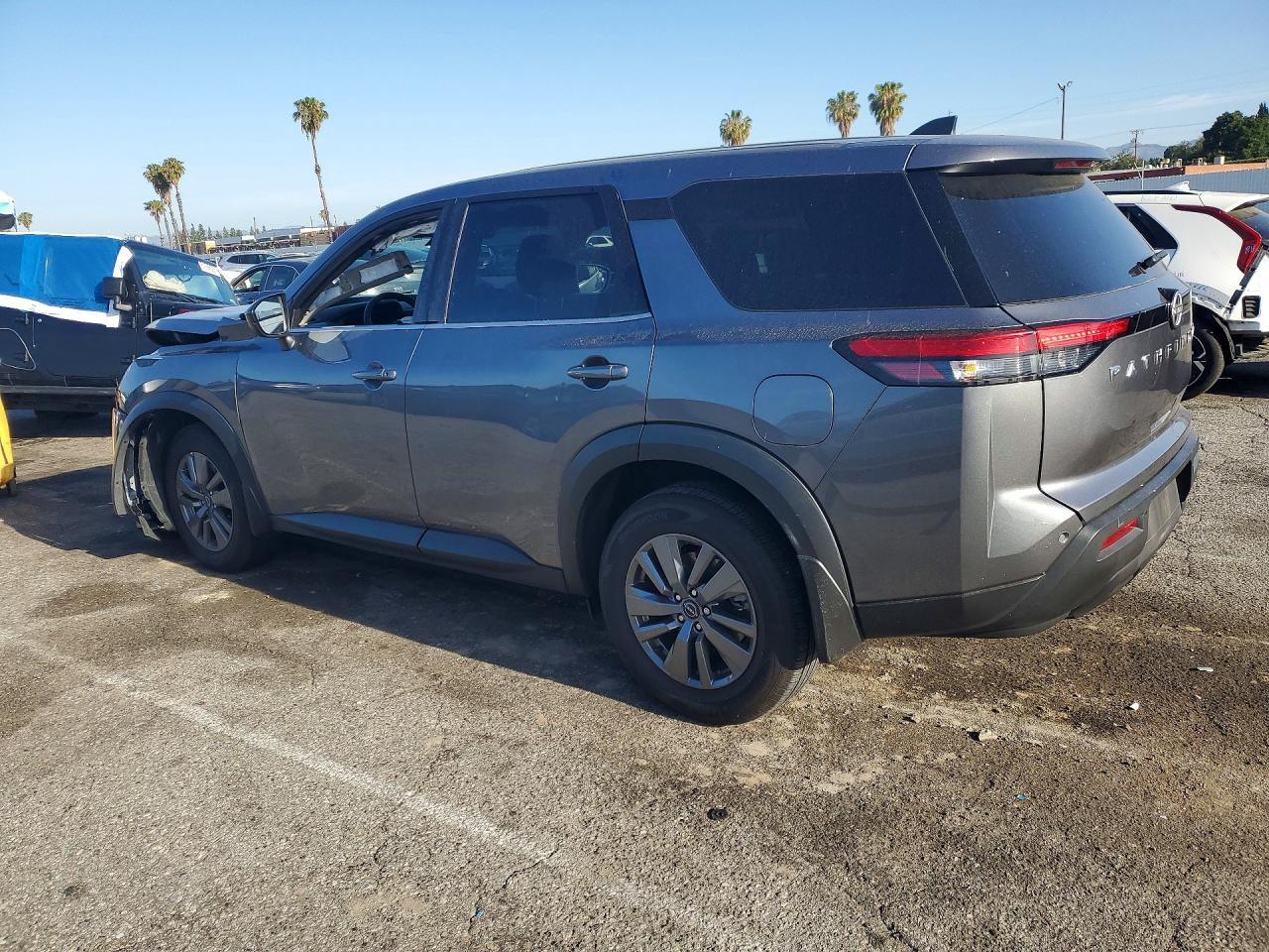 2025 Nissan Pathfinder S - Image 2