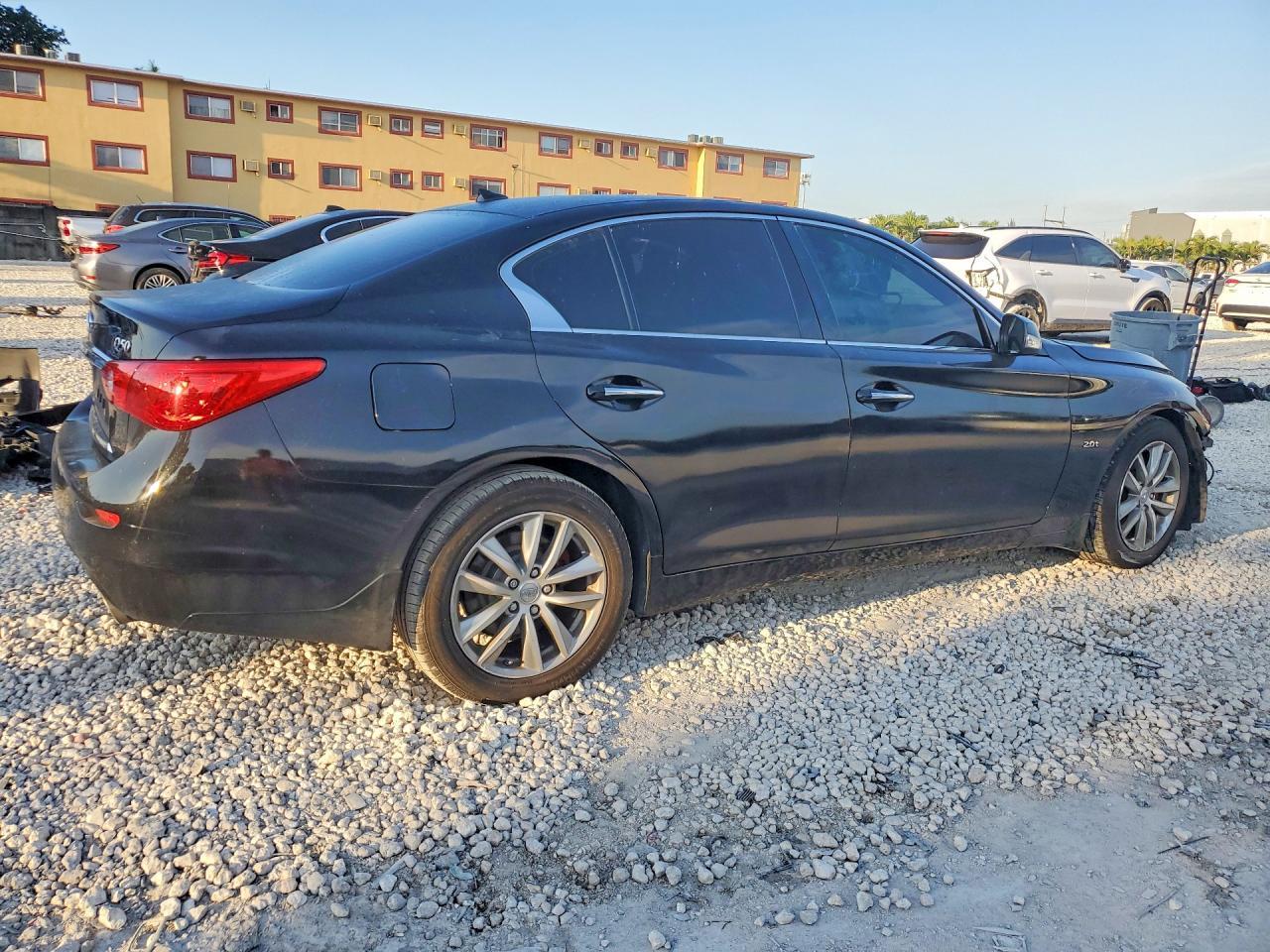 2017 Infiniti Q50 2.0T Premium - Image 3