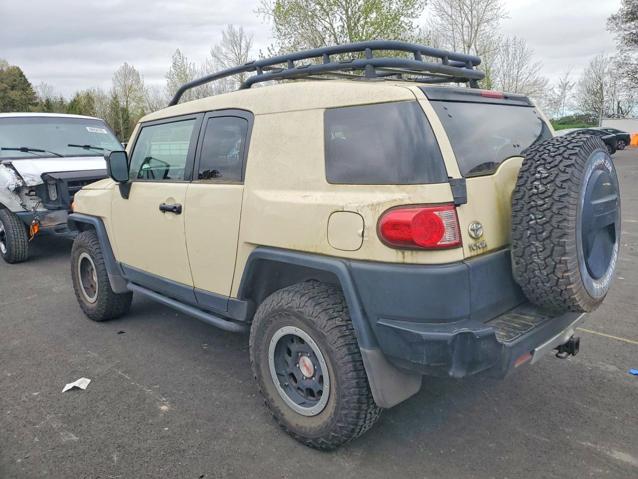 2010 Toyota Fj Cruiser Base - Image 2