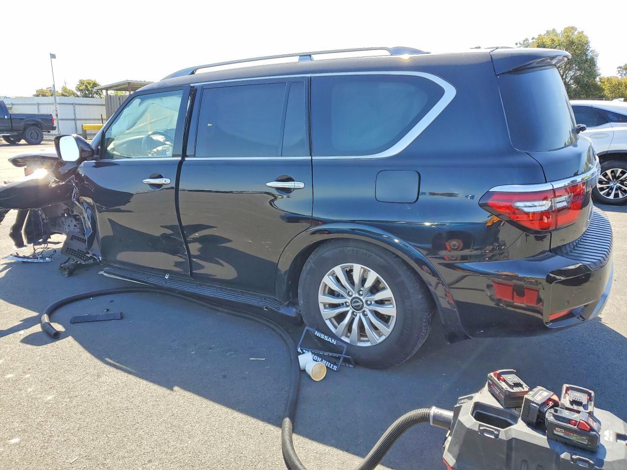 2022 Nissan Armada Sv - Image 2