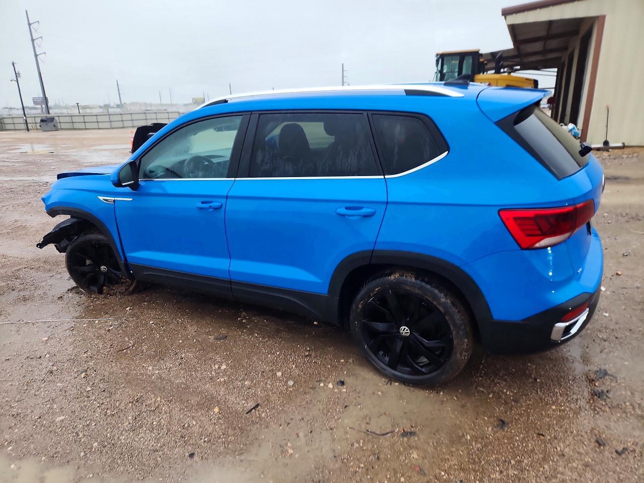2023 Volkswagen Taos Se - Image 2