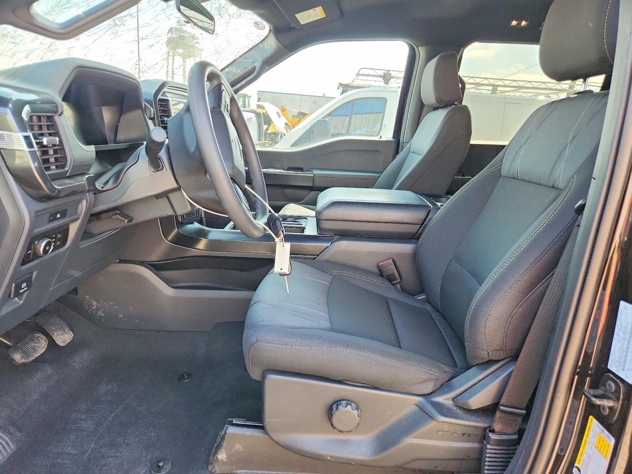 2025 Ford F150 Stx - Фото 7
