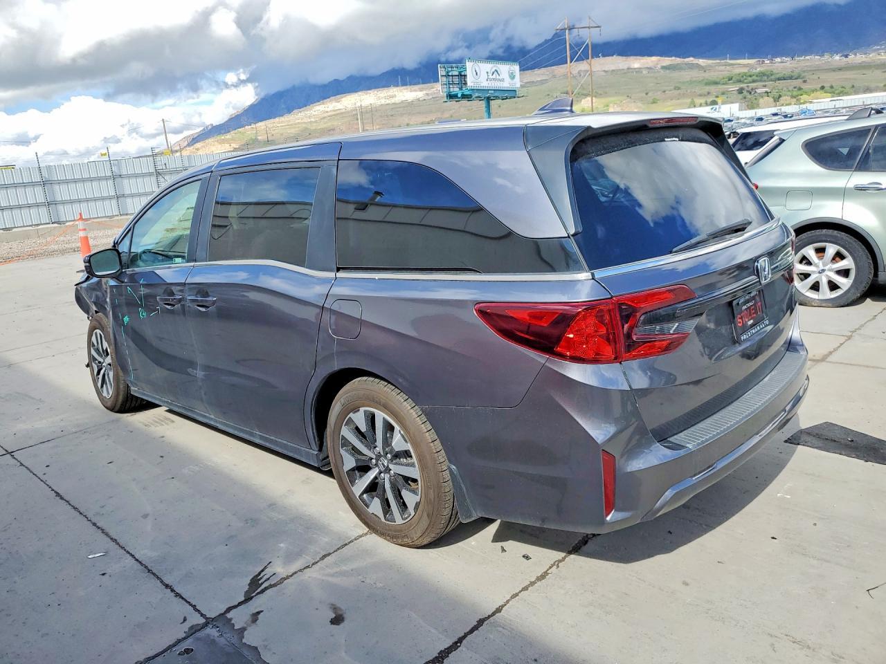 2025 Honda Odyssey Exl - Image 2
