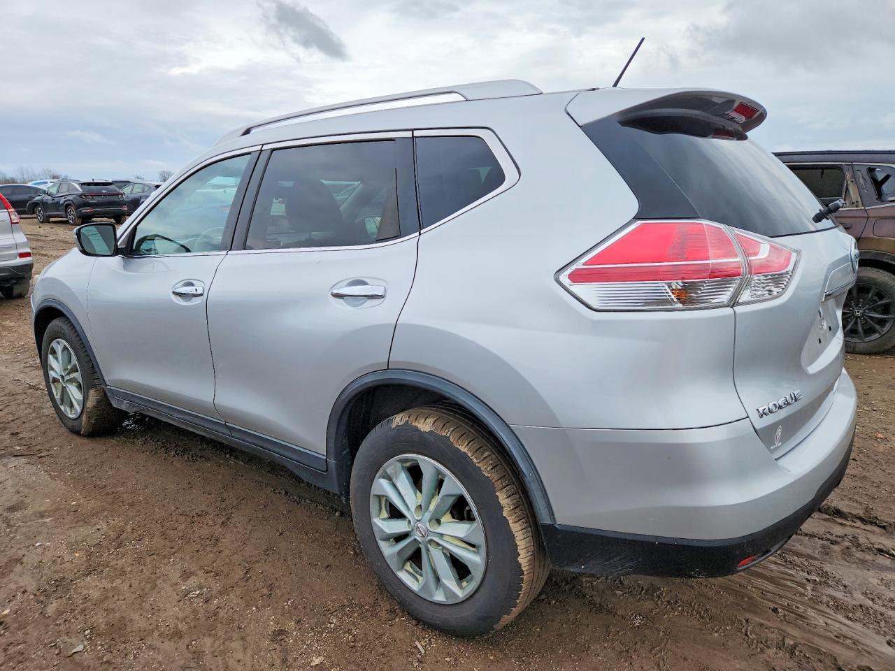 2015 Nissan Rogue Sv - Image 2