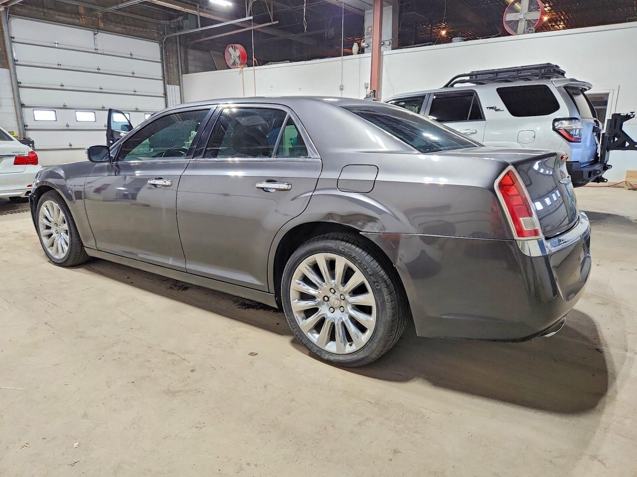 2014 Chrysler 300 - Фото 2