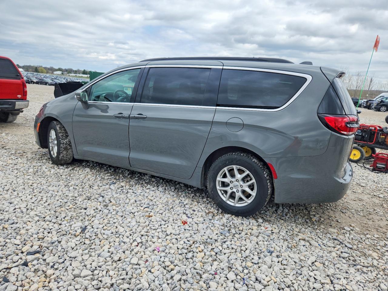 2022 Chrysler Pacifica Touring L - Фото 2