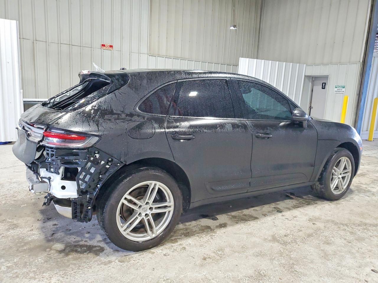 2024 Porsche Macan Base - Image 3