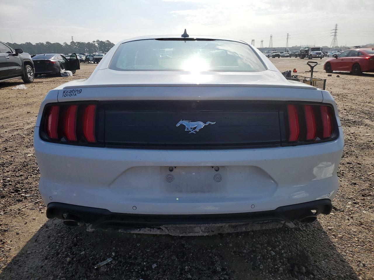 2023 Ford Mustang - Фото 6