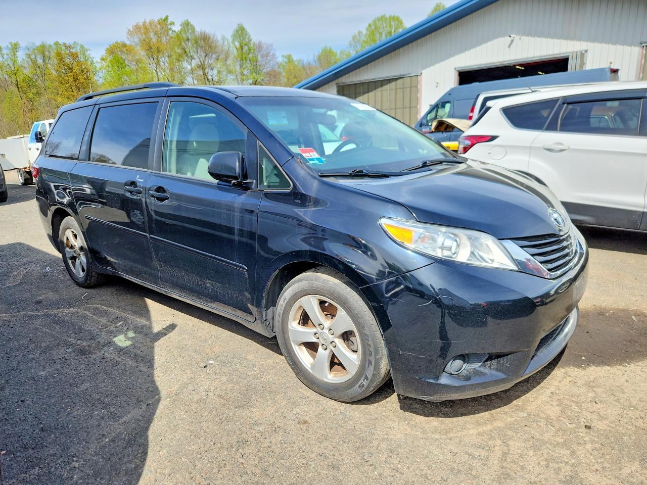 2017 Toyota Sienna Le - Фото 4