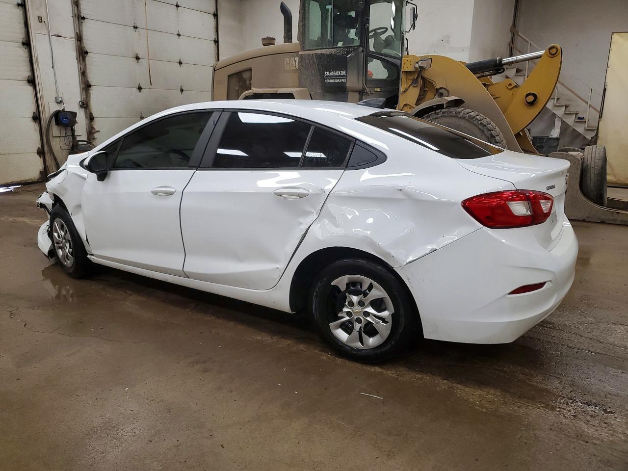 2019 Chevrolet Cruze Ls - Фото 2