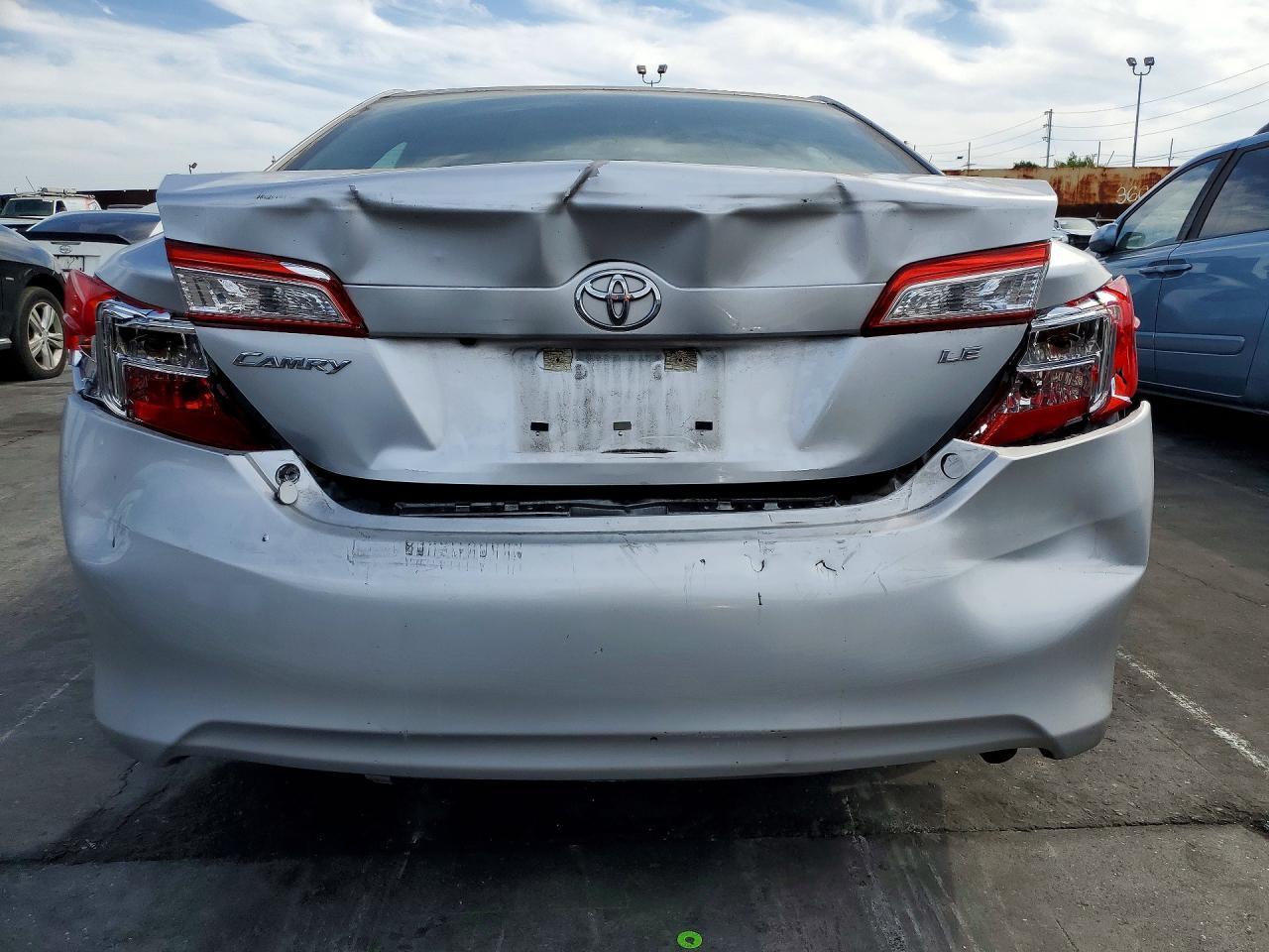 2014 Toyota Camry Le - Фото 6