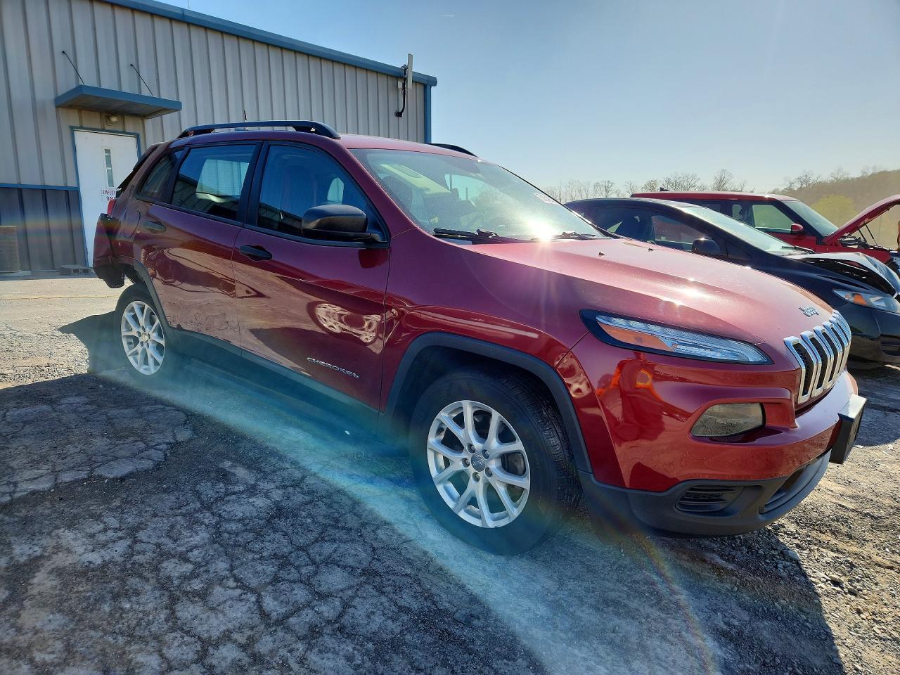 2016 Jeep Cherokee Sport - Фото 4