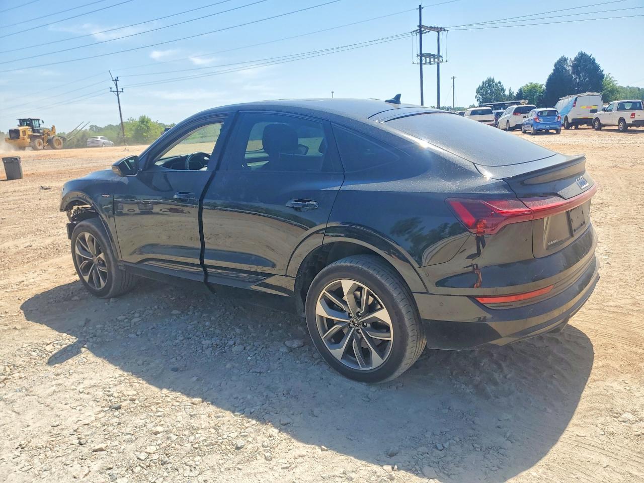 2021 Audi E-Tron Sportback Premium Plus - Фото 2
