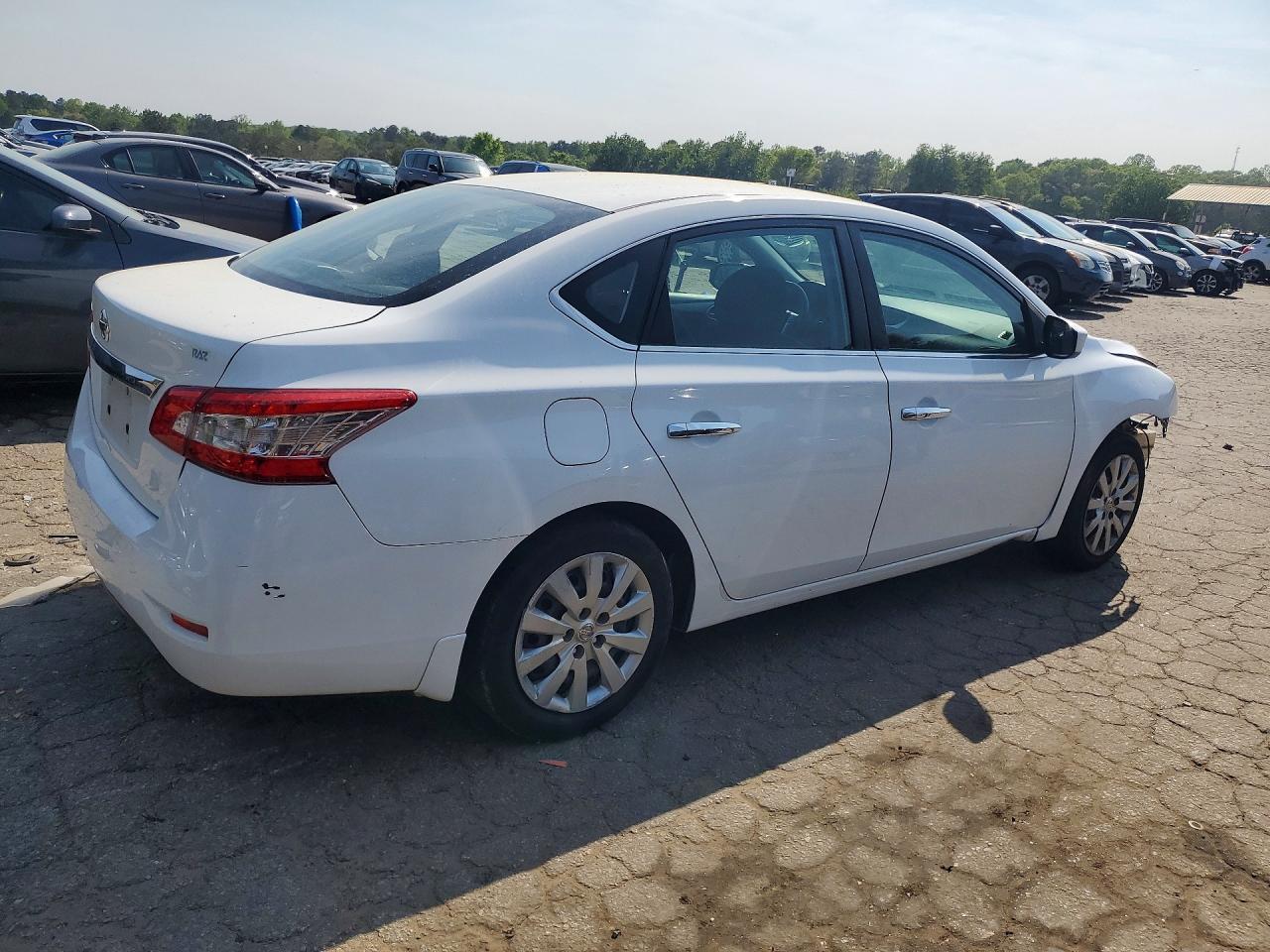 2015 Nissan Sentra S - Фото 3