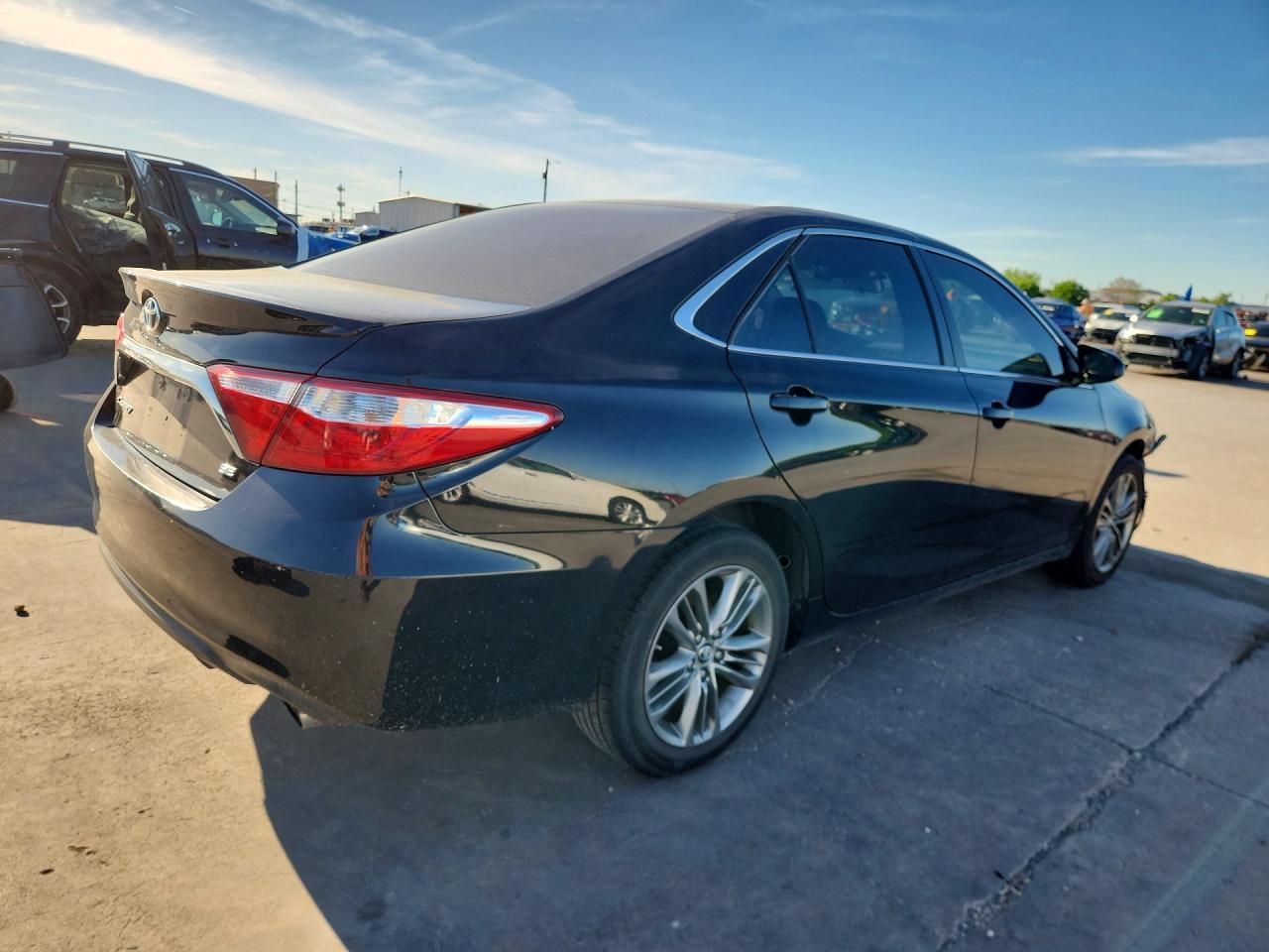 2017 Toyota Camry Se - Image 3