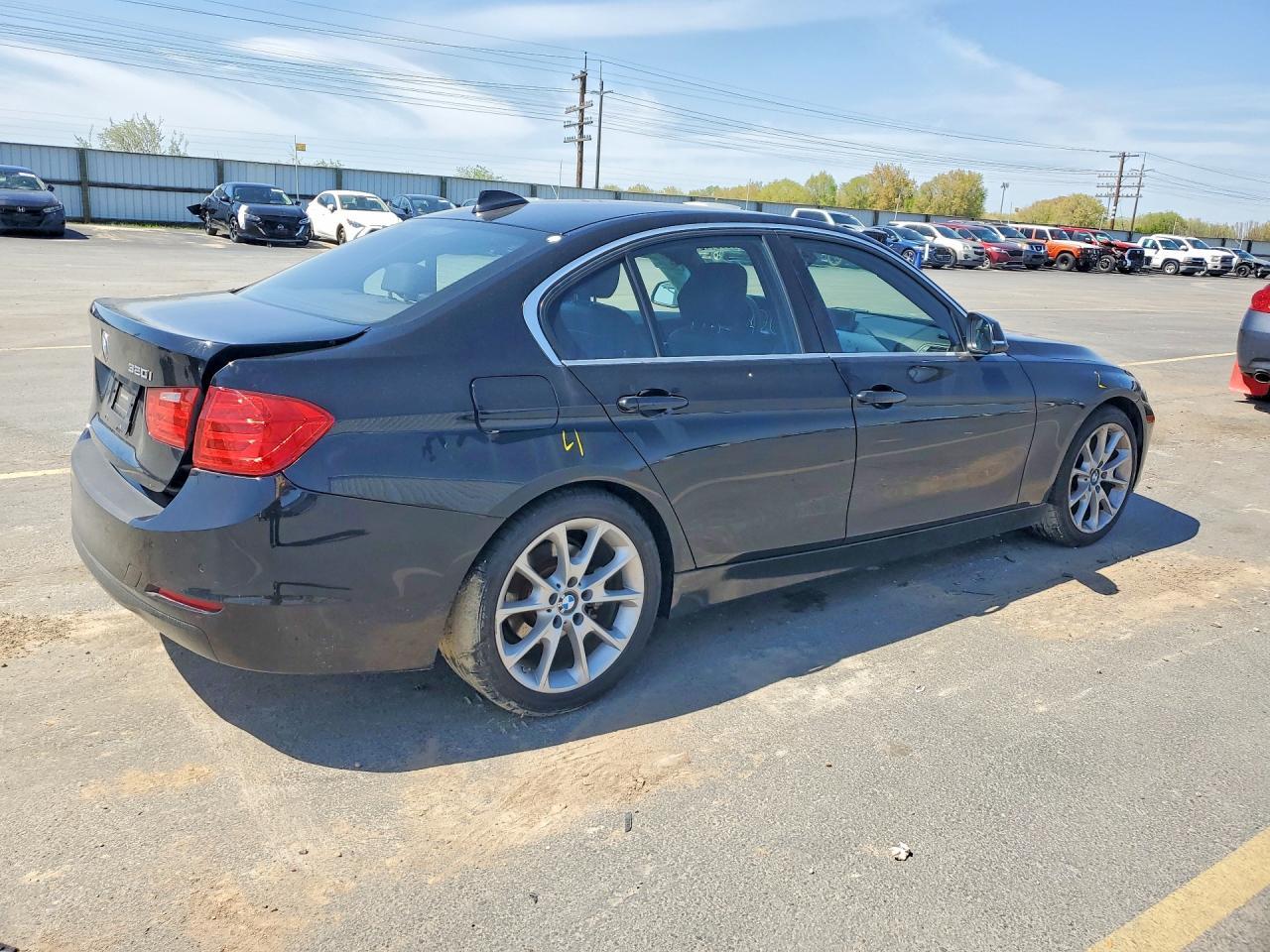 2015 BMW 320 I - Фото 3