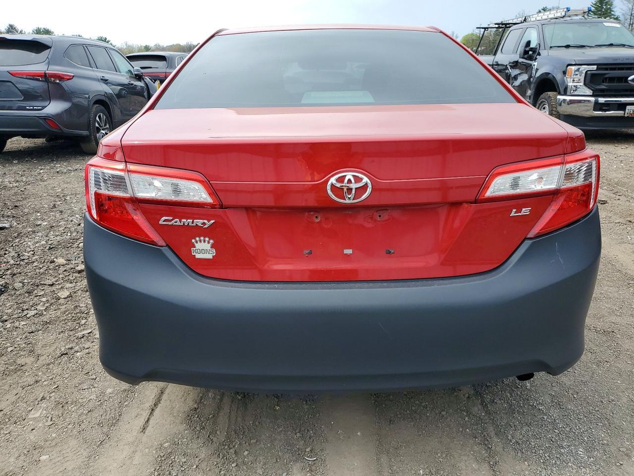 2014 Toyota Camry Le - Image 6