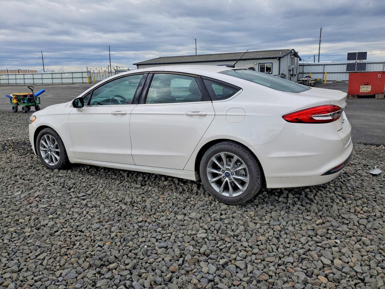 2017 Ford Fusion Se - Image 2