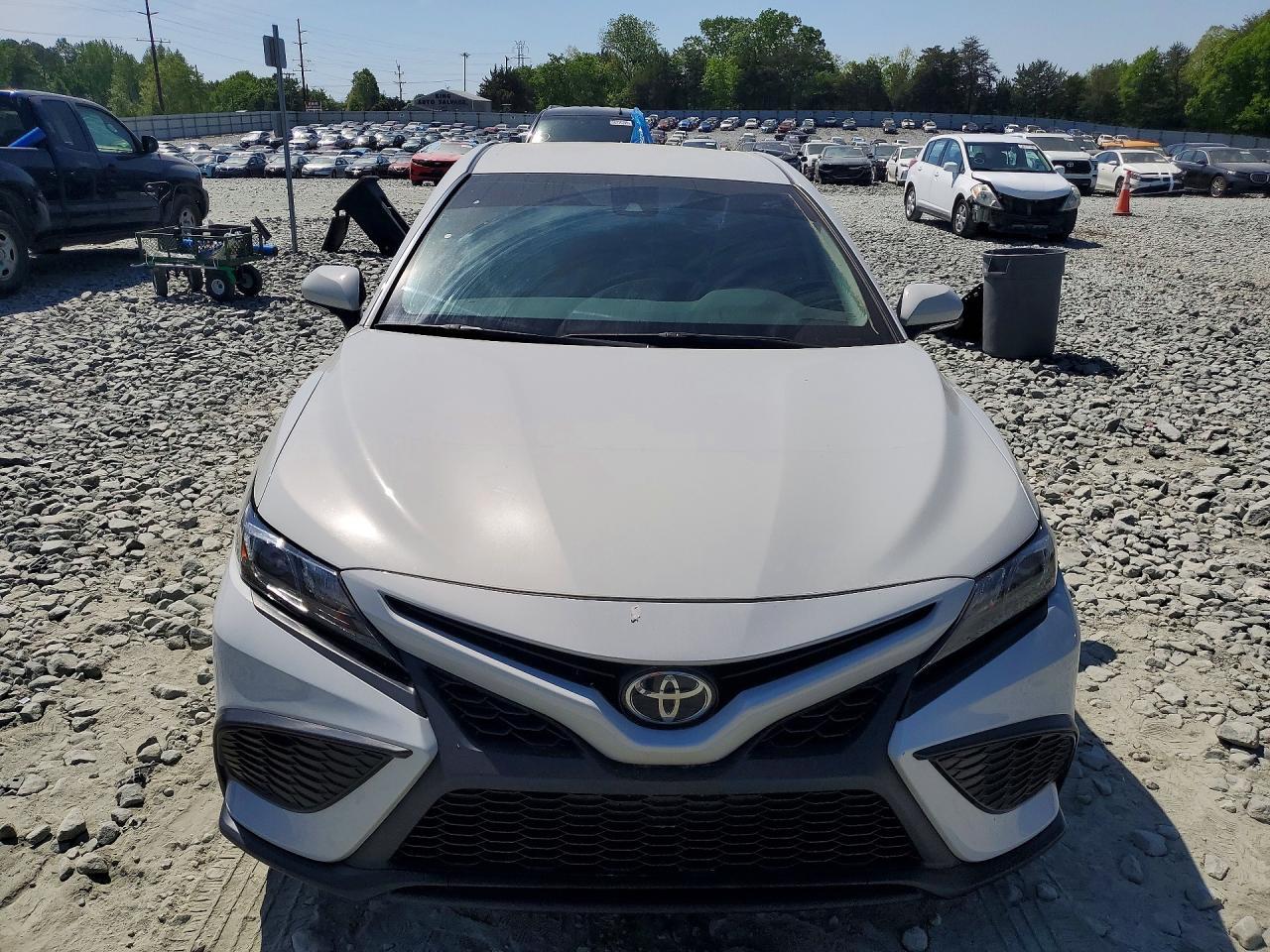 2023 Toyota Camry Se - Фото 5