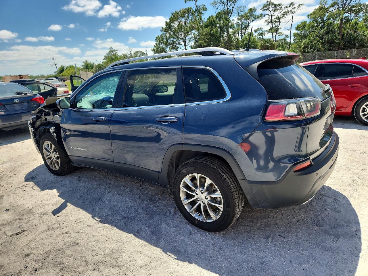 2021 Jeep Cherokee Latitude Lux - Image 2