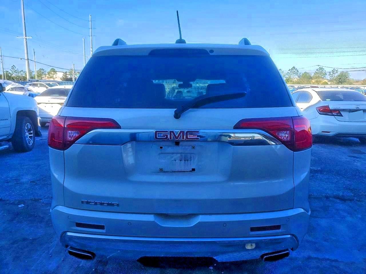 2017 GMC Acadia Denali - Фото 6