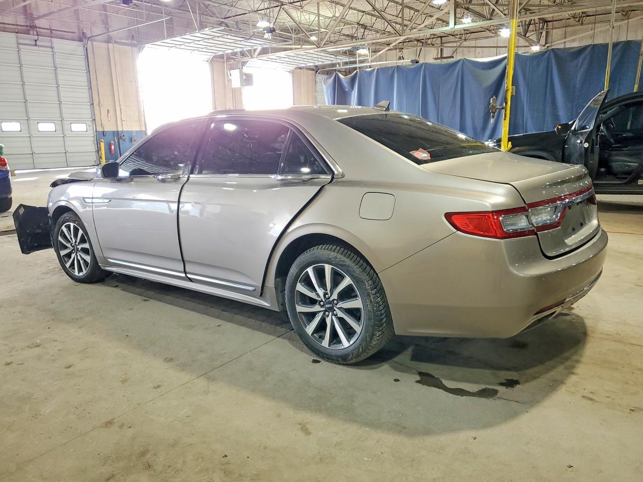 2020 Lincoln Continental - Фото 2