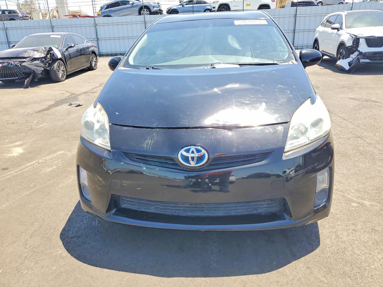 2011 Toyota Prius Three - Фото 5