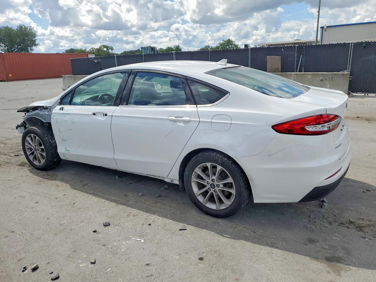 2020 Ford Fusion Se - Фото 2