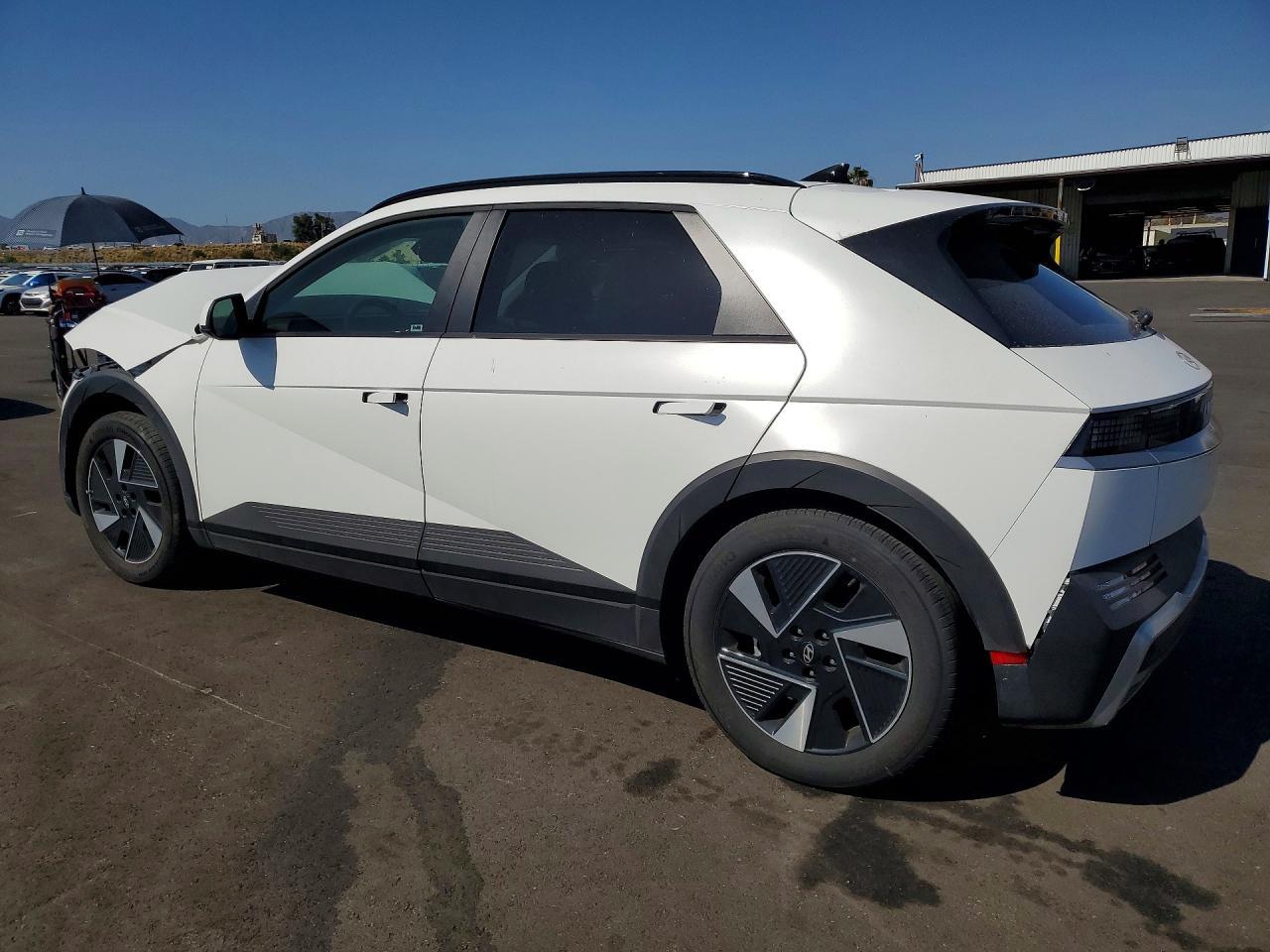 2025 Hyundai Ioniq 5 Sel - Image 2