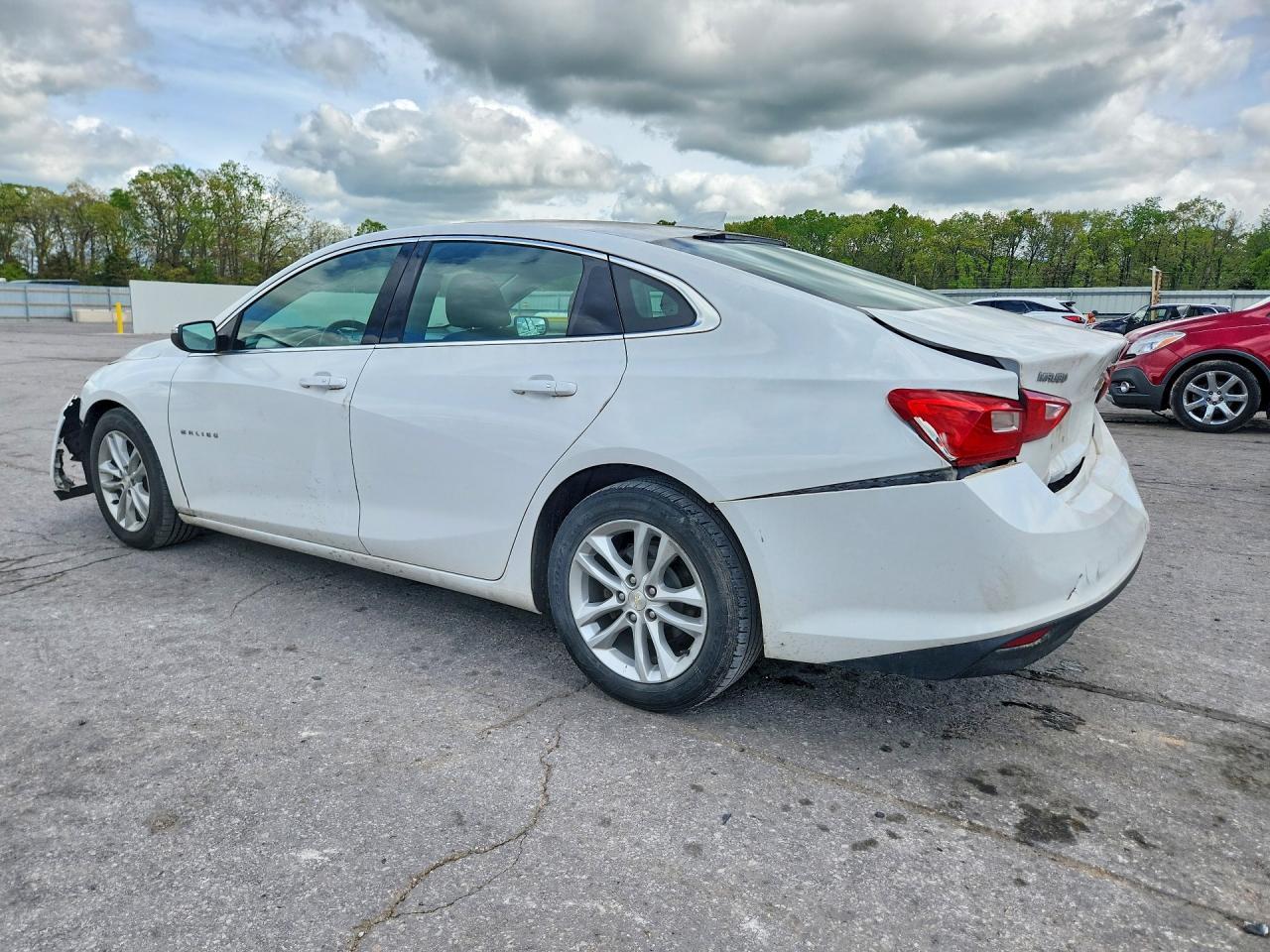 2018 Chevrolet Malibu Lt - Image 2