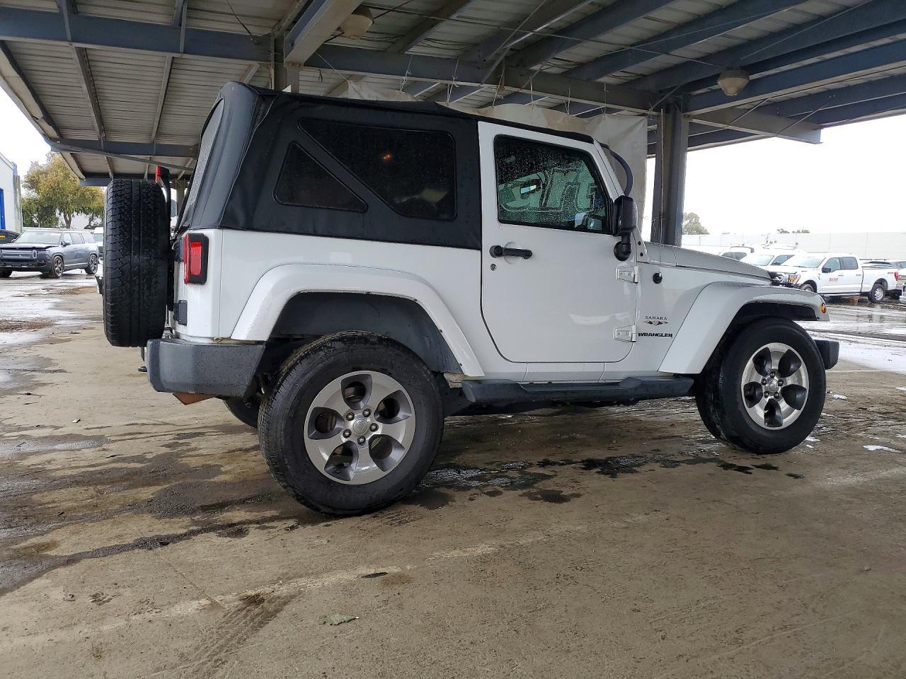 2017 Jeep Wrangler Sahara - Image 3