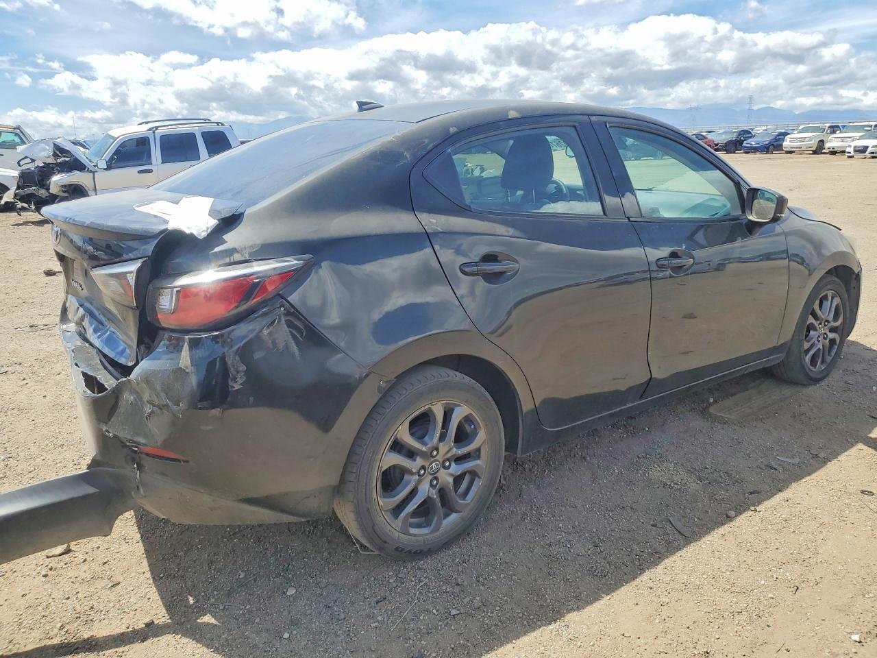 2019 Toyota Yaris Le - Фото 3