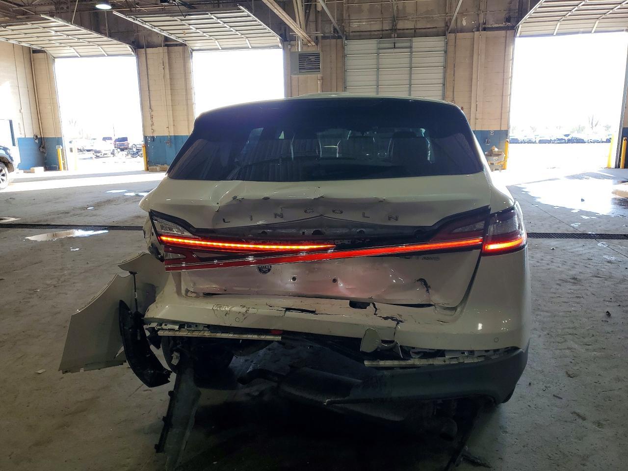 2019 Lincoln Nautilus Reserve - Image 6