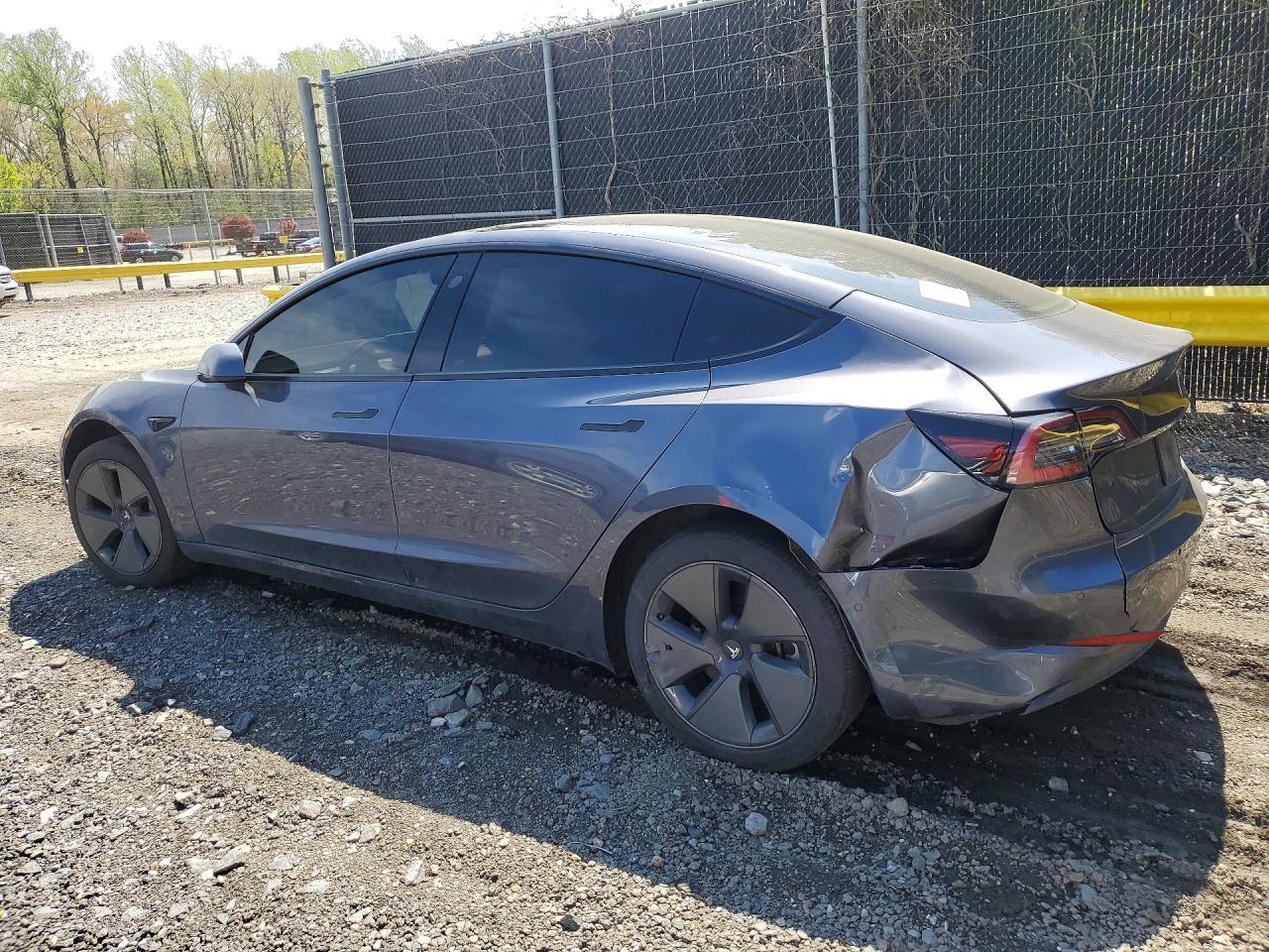 2022 Tesla Model 3 - Фото 2
